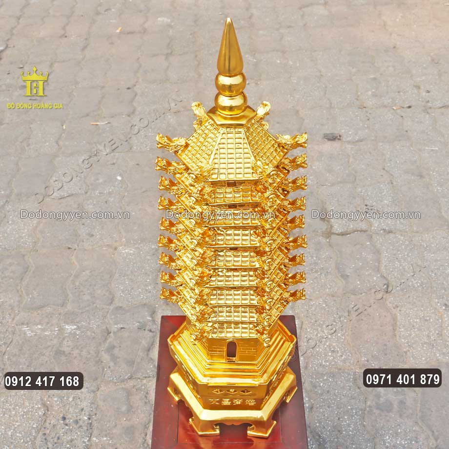 Th&aacute;p Văn Xương được đ&uacute;c bằng đồng v&ocirc; c&ugrave;ng tinh xảo
